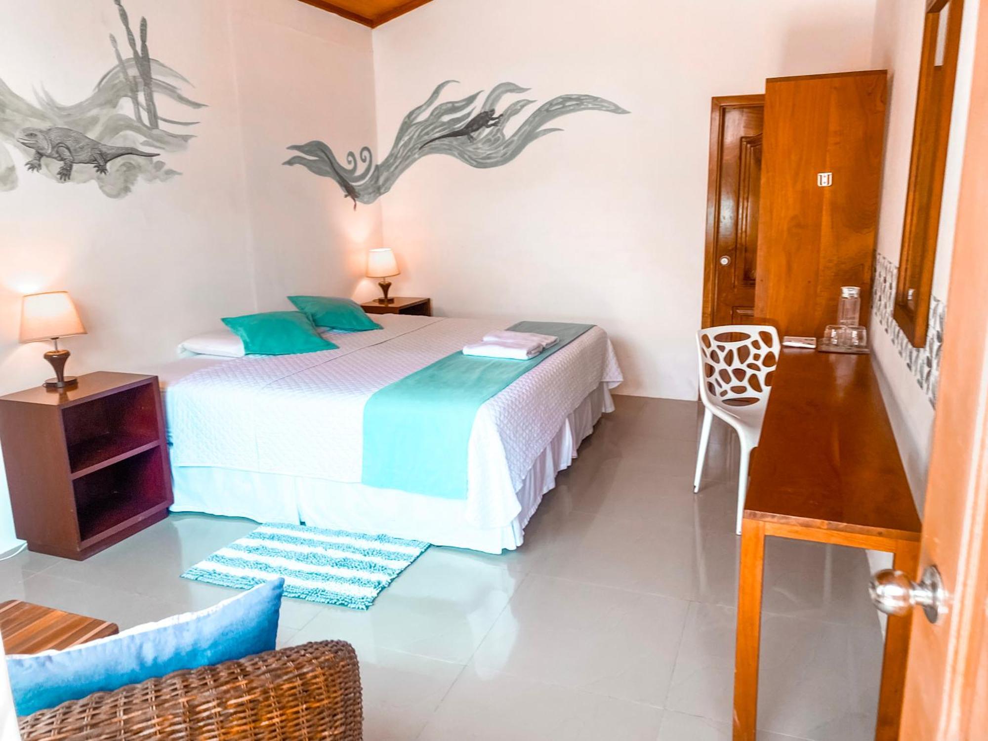 Hotel Coral Blanco With High Speed Internet Starlink And Galapagos Tour Operator 푸에르토빌라밀 외부 사진