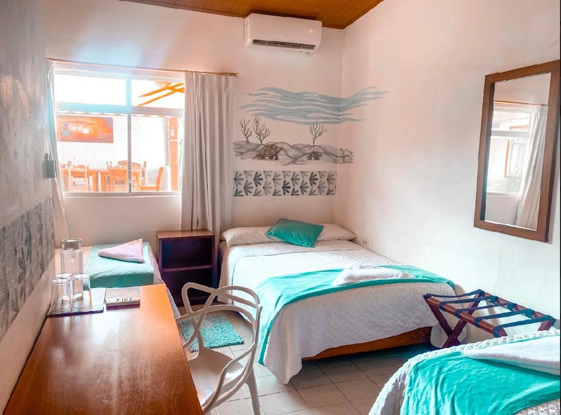Hotel Coral Blanco With High Speed Internet Starlink And Galapagos Tour Operator 푸에르토빌라밀 외부 사진