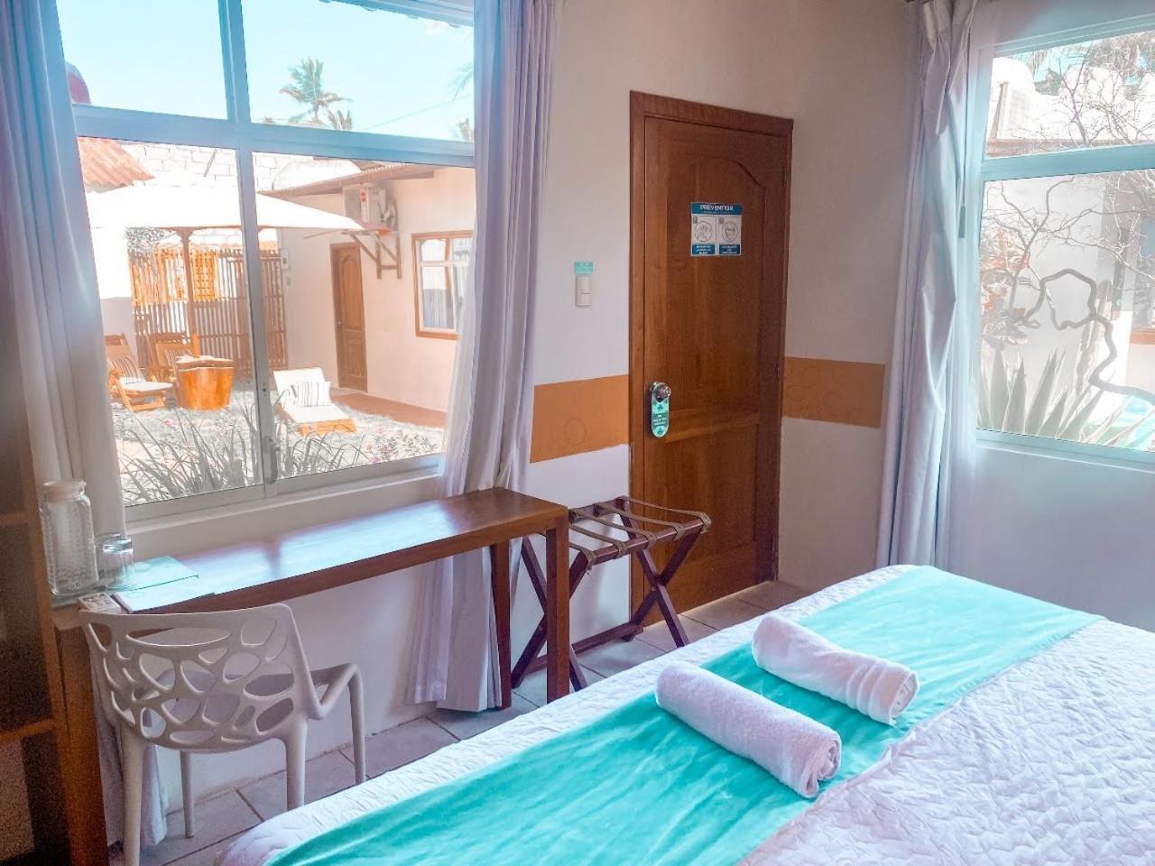 Hotel Coral Blanco With High Speed Internet Starlink And Galapagos Tour Operator 푸에르토빌라밀 외부 사진